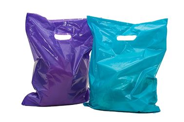100 sacs brillants de cadeau de vente au détail de marchandises, sacs au détail en plastique matériels de LDPE